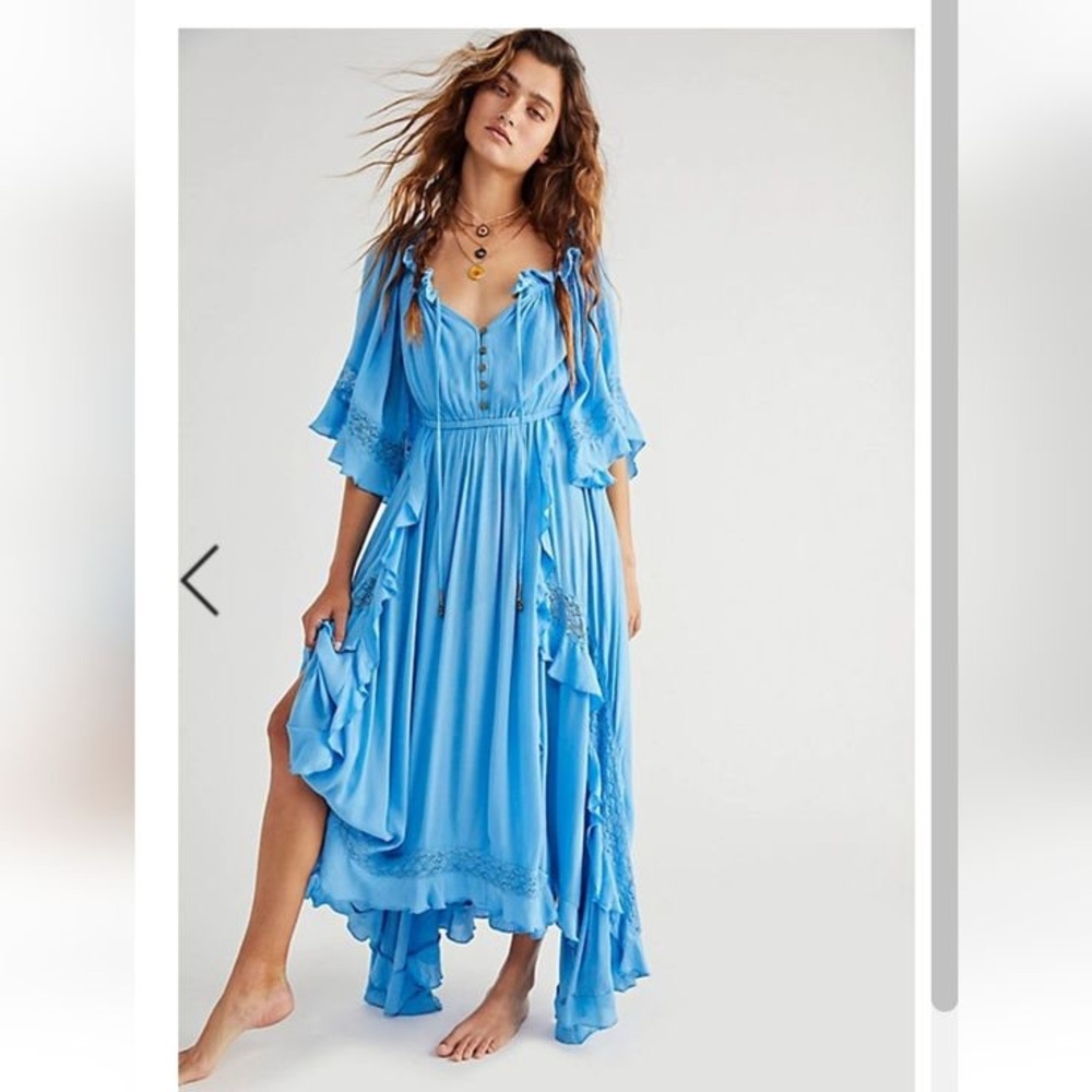 Colour is the Blue. Other colours are shown for different views of the dress